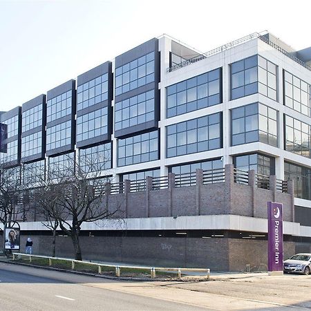 Premier Inn London Chiswick ภายนอก รูปภาพ